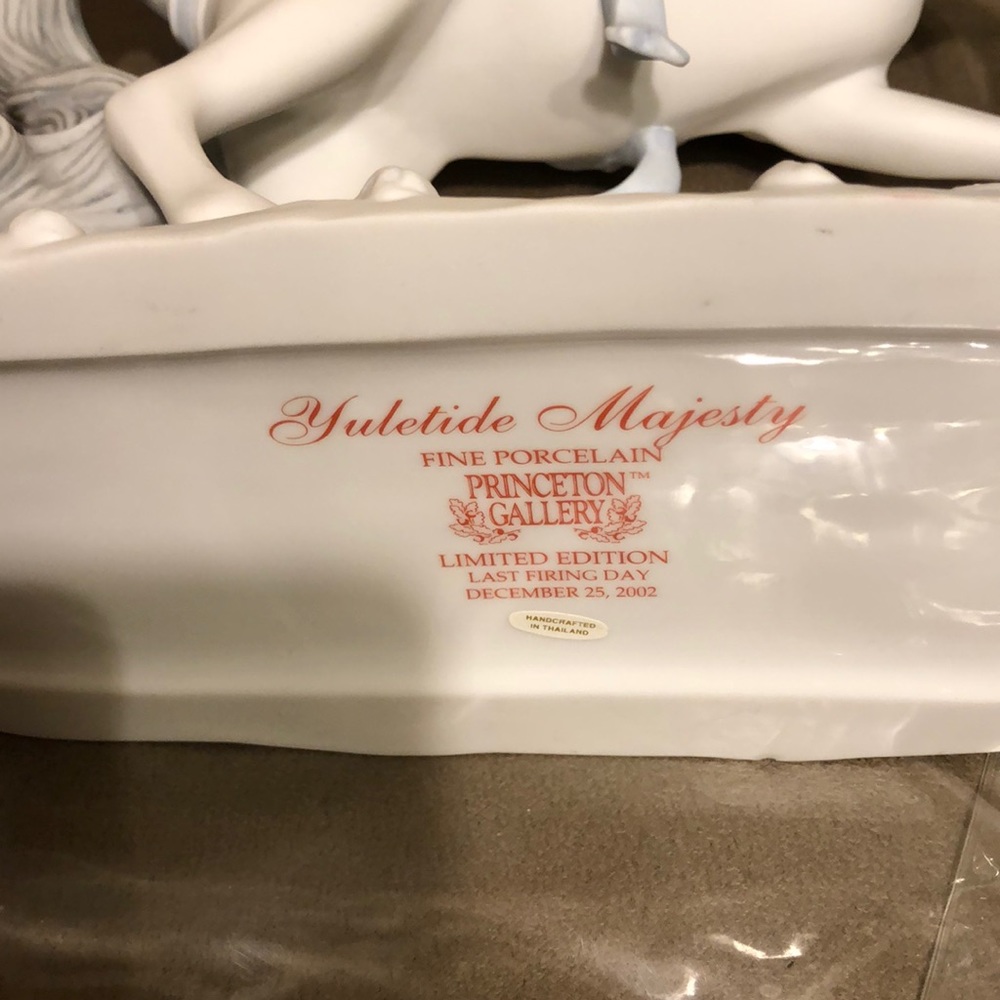 Stunning 🥳Hp🥳Princeton Gallery Yuletide Majesty Unicorn Statue - Picture 8 of 8